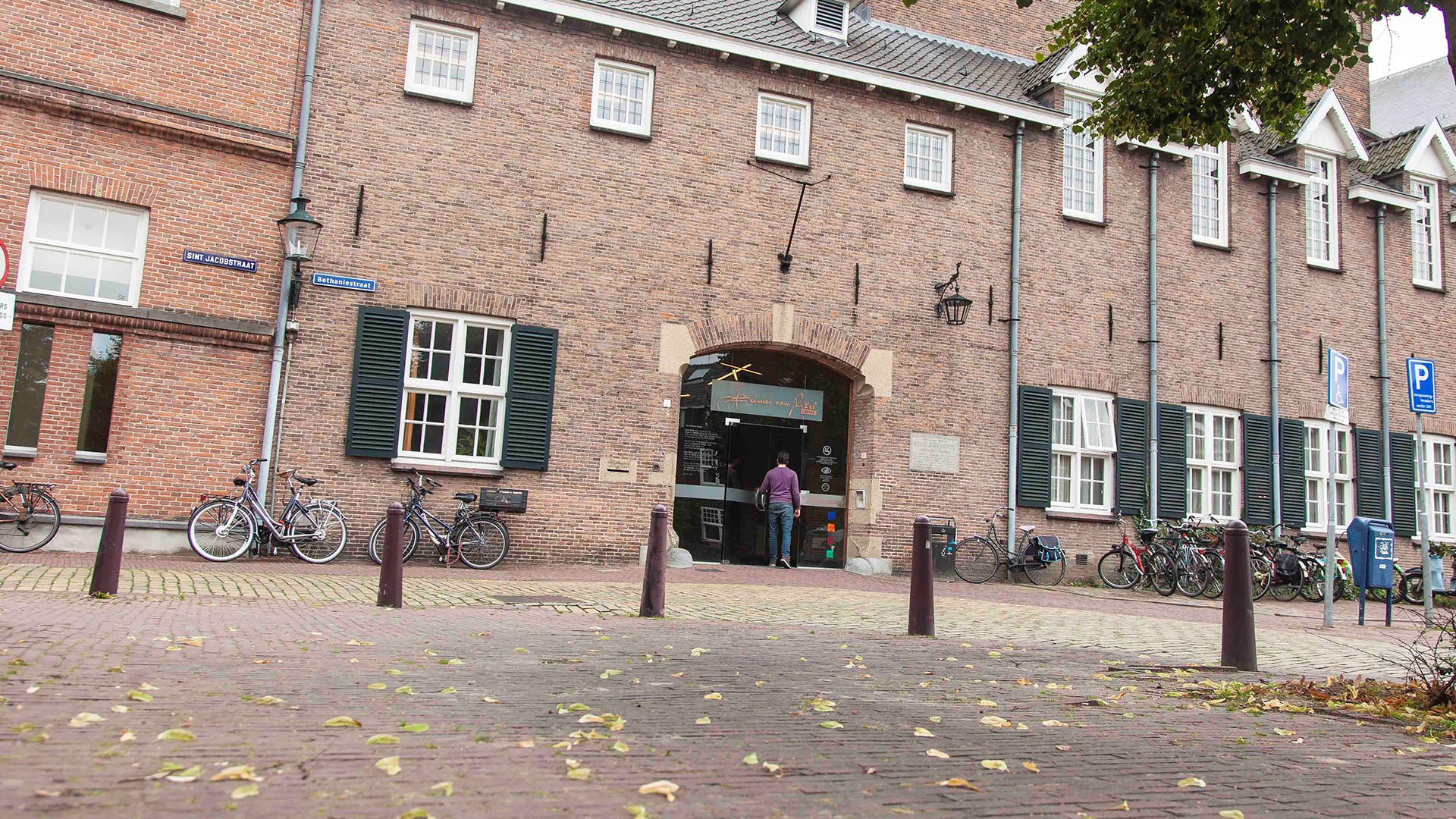 Hoofdingang Bethaniestraat 2